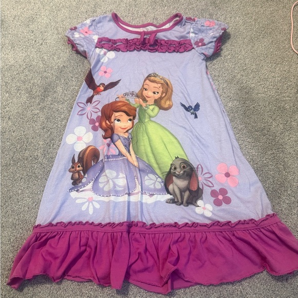 Girls Sofia the First Disney store night gown - Picture 1 of 5
